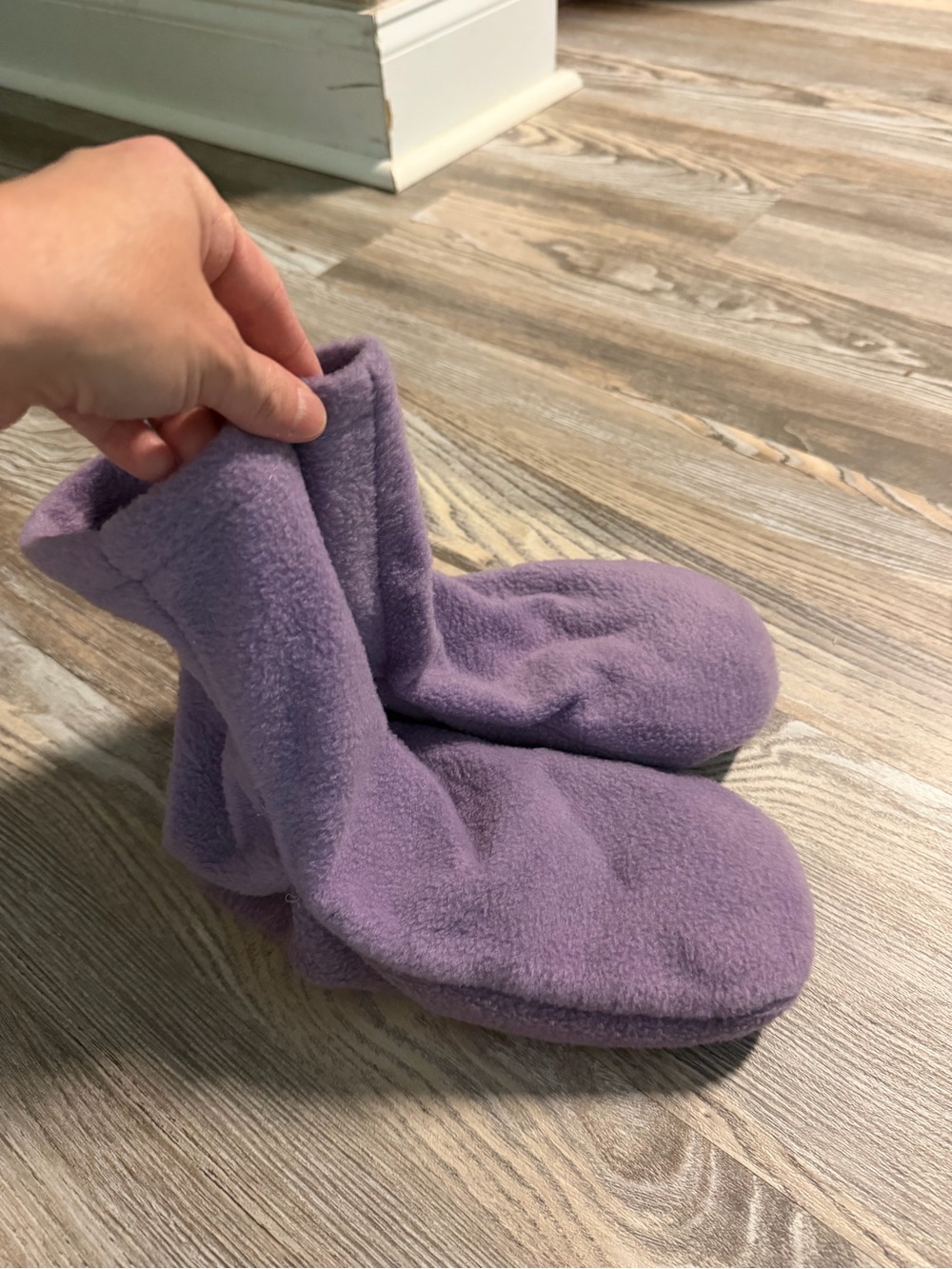Women’s Lavender Fleece Slip-On Slipper Socks